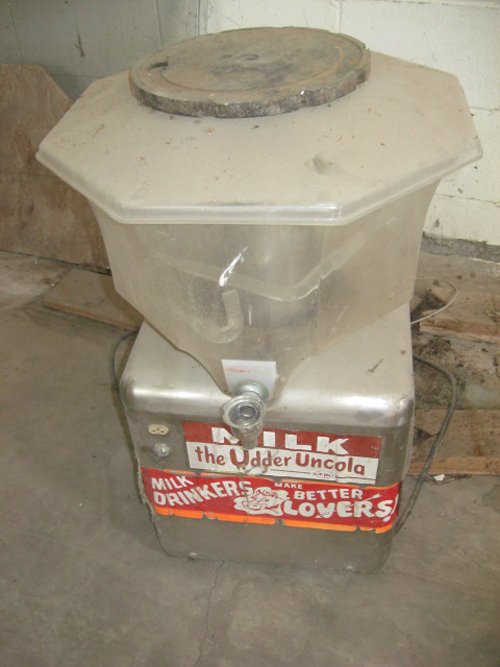 Property photo 47 - Major Antique & Collectibles Auction